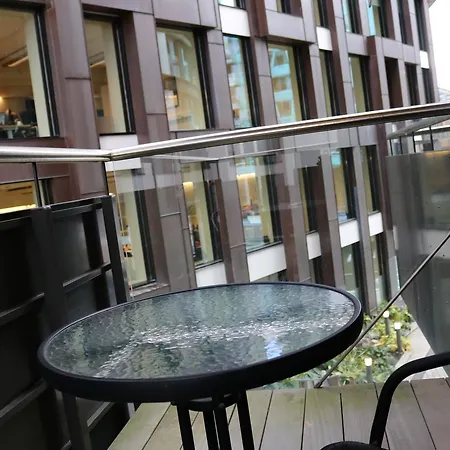 Large Modern 1 Bedroom With Balcony Leilighet *