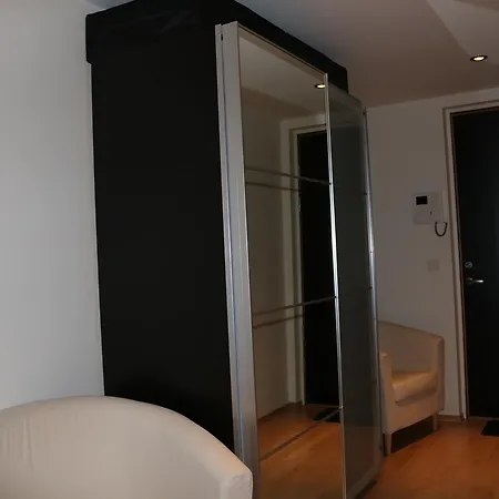 Leilighet Large Modern 1 Bedroom With Balcony